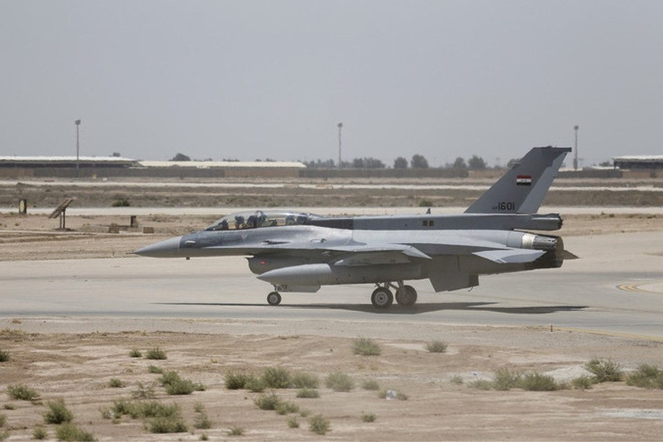 Op deze legerbasis in het Iraakse Balad zijn zondag zeven raketten neergekomen. De basis wordt onder meer gebruikt door de Iraakse luchtmacht. Ook zijn er Amerikanen aanwezig. 
