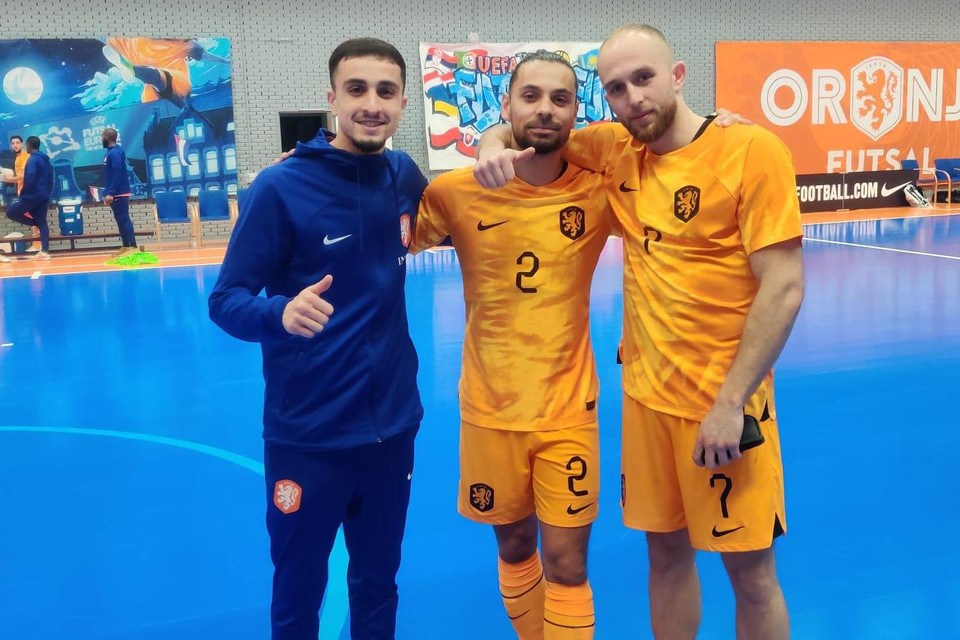 V.l.n.r. de geblesseerde Aimane M’Rabet, Ferd Pasaribu en Jasco Dzurlic.