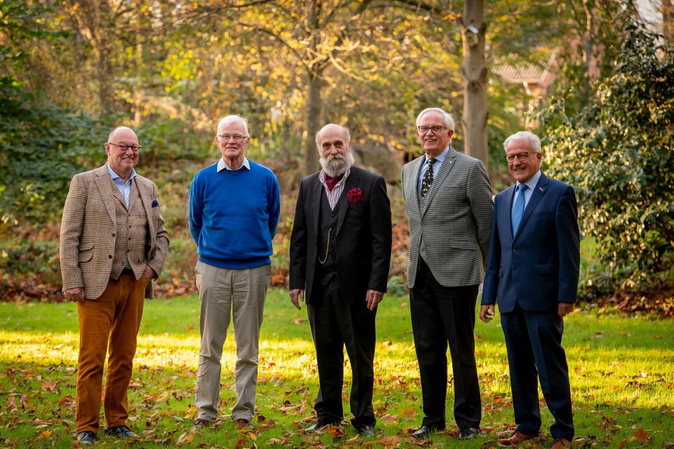 Van links naar rechts: Marcel Ballas (voorzitter KBO Limburg), Leo Bisschops (voorzitter KBO-Brabant), Anton van Riel (voorzitter KBO Noord-Holland), Herman Pieper (voorzitter KBO-Overijssel) en Arie van Alphen (voorzitter KBO Gelderland).