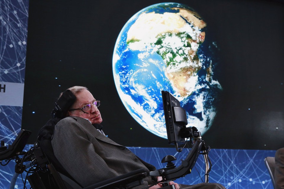 Stephen Hawking waarschuwt al jaren voor onheil voor de mensheid.