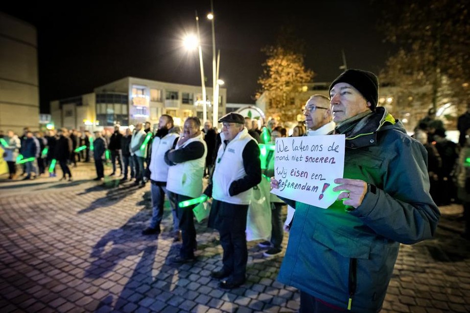 Pprotestbijeenkomst in december vorig jaar op het plein voor het raadhuis in Landgraaf. 