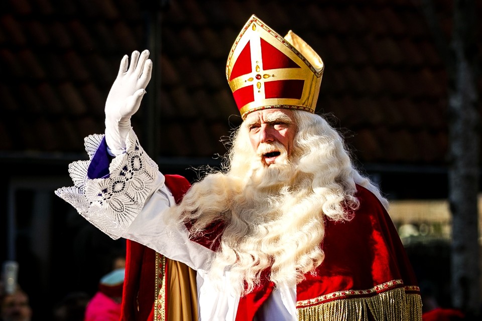 Sinterklaas verheugt zich op het bezoek in Bocholtz. 