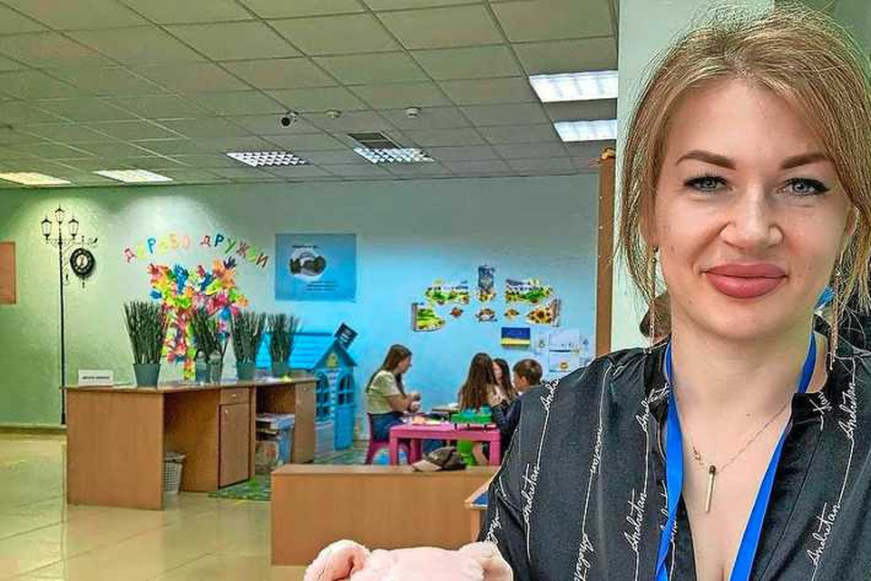 Svetlana Sjtenda is hoofd van het hulpcentrum ’Ik ben Marioepol’. 