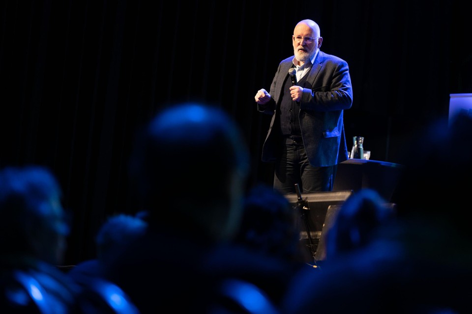 Frans Timmermans tijdens de Conferentie voor Energierechtvaardigheid in De Nieuwe Nor in zijn oude woonplaats Heerlen.