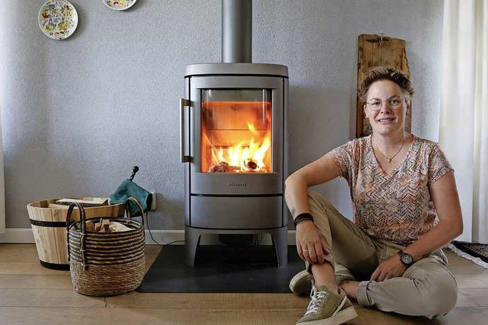 Yvette van Minderhout is al elf jaar een fervent houtstoker. 