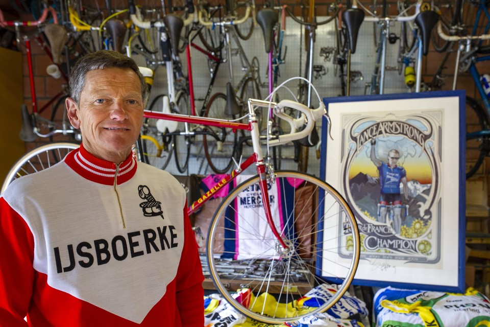 John Willemsen, hier in het wollen truitje van de Belgische wielerformatie IJsboerke uit 1973, is een volbloed wielerliefhebber. 