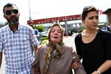thumbnail: Veel verdriet na de bloedige aanslagen in Istanbul