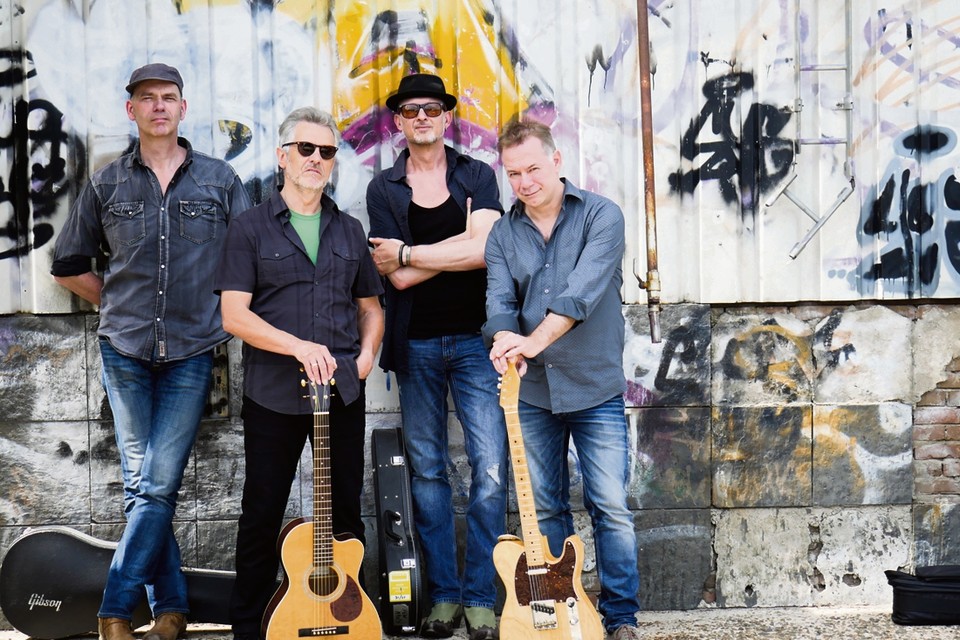 Matthews Southern Comfort met v.l.n.r. Bart de Win, Iain Matthews, Eric Devries en BJ Baartmans.