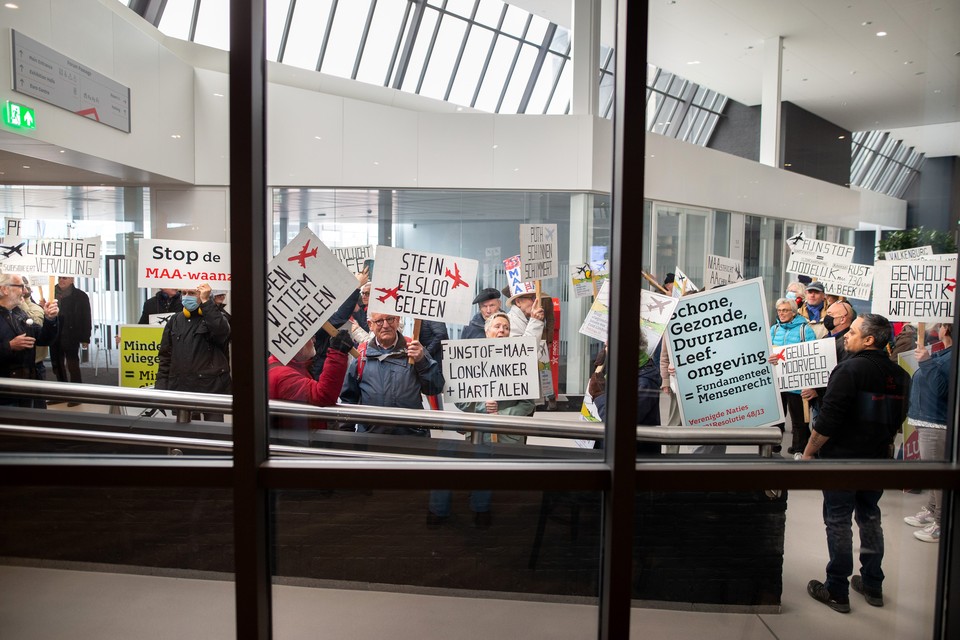 Demonstranten drongen dinsdag het MECC binnen om te protesteren bij een luchtvrachtconferentie over MAA. 