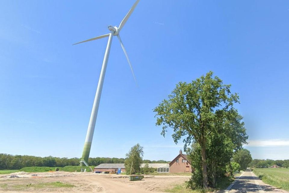 De betreffende windturbine 1 van Windpark Egchelse Heide aan de Haambergweg in Beringe.