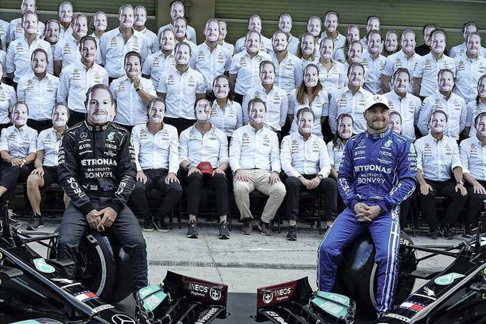 De bijzondere teamfoto van Mercedes. 