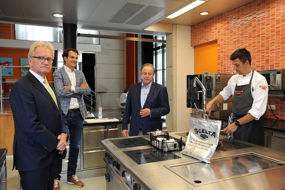 Hans de Boer was maandag aanwezig bij Scelta Mushrooms in Venlo. 