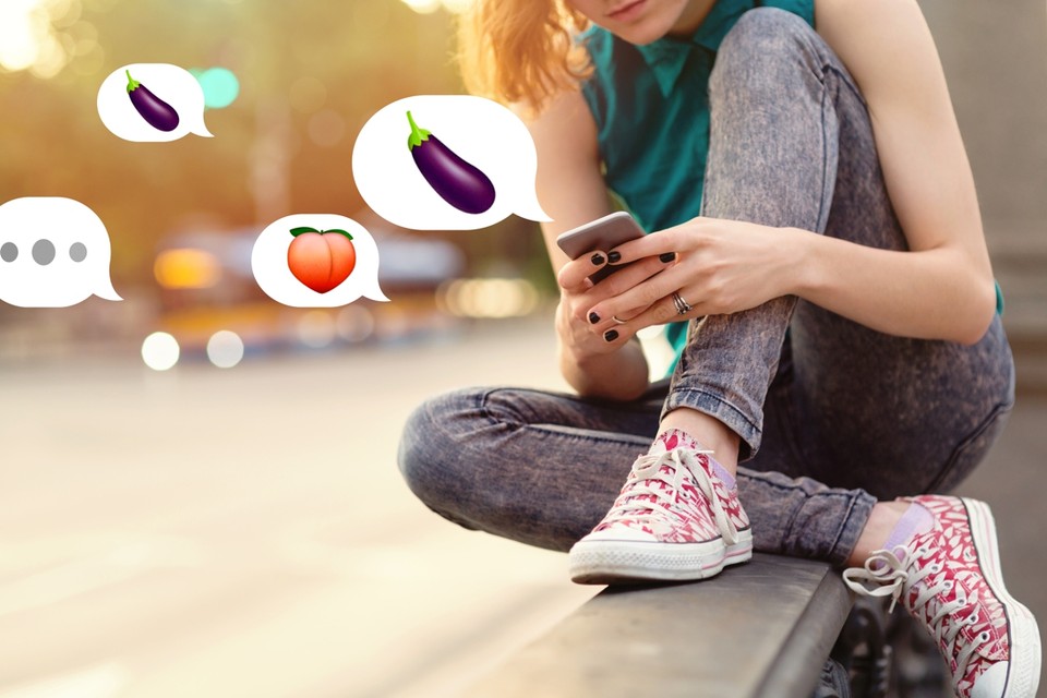 De aubergine en de perzik worden met appen als emoji’s gebruikt bij de onschuldige variant van sexting. 