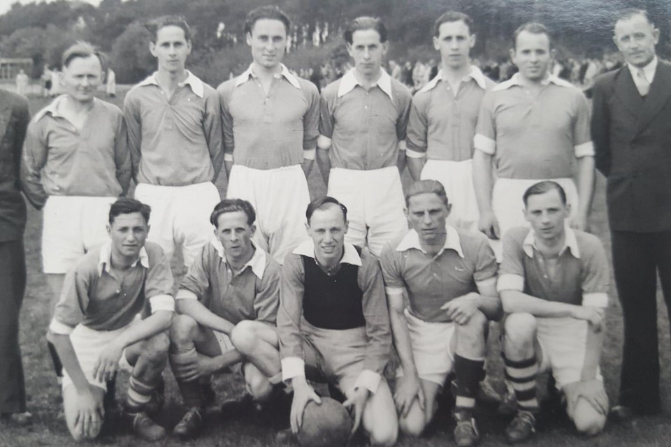 Het eerste elftal van VCH in 1948, drie jaar na de oprichting. 