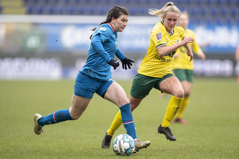 Amber van Heeswijk (rechts).