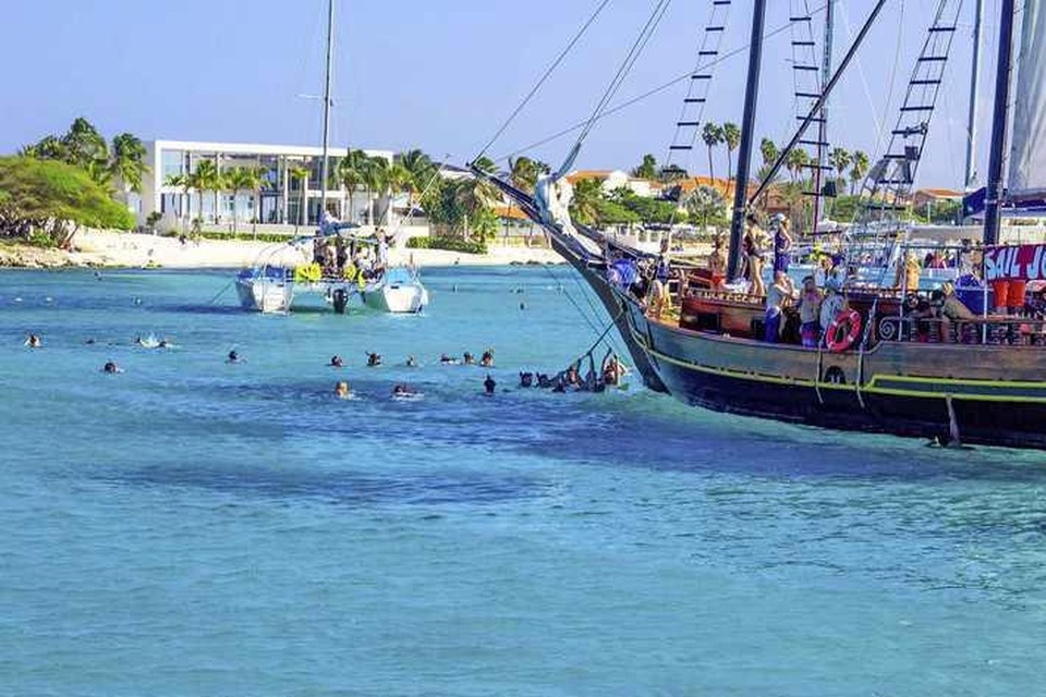 Snorkelen voor de kust van Aruba. 