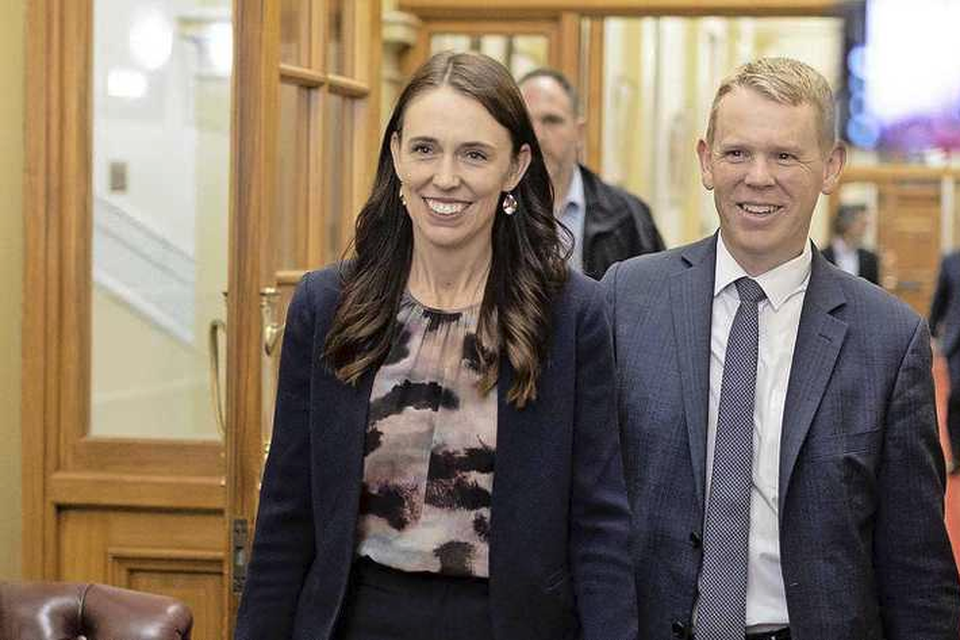 De oude en de nieuwe premier van Nieuw-Zeeland.