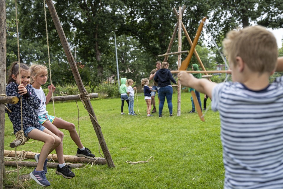 Geen kampweek in België dit jaar, maar dagactiviteiten in het eigen dorp voor de jeugd van Jong Nederland De Budschop in Nederweert. 