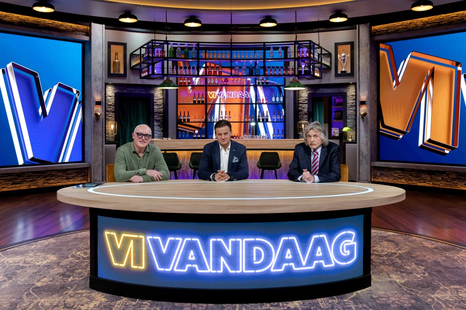 De presentatoren René van der Gijp, Wilfred Genee en Johan Derksen van ‘VI Vandaag’. 