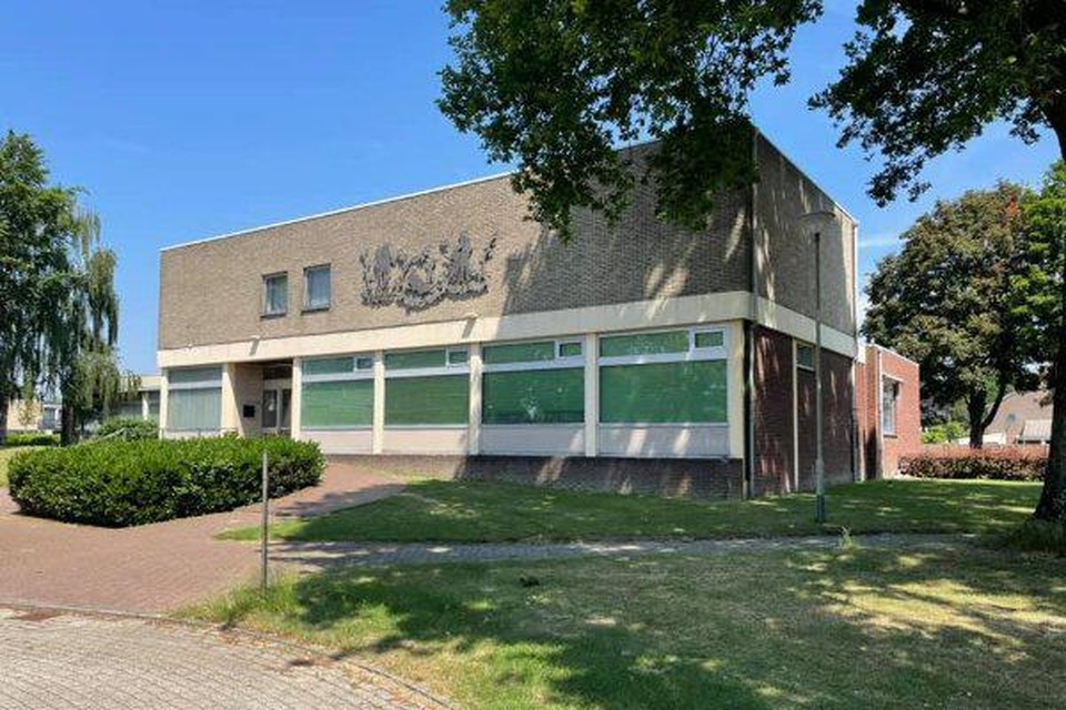 Het Buurtcollege zit nu deels in het voormalige Groene Kruisgebouw in Panningen.