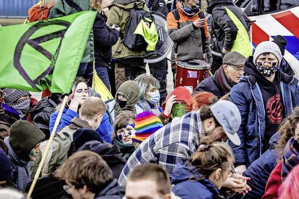 Activisten van Extinction Rebellion weigerden de luchthaven te verlaten