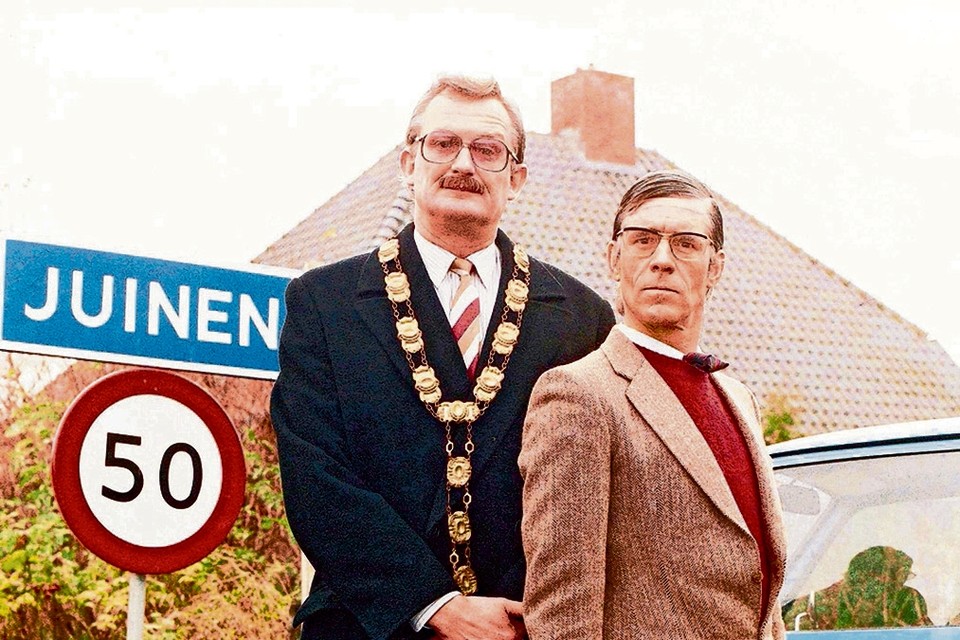Als wethouder Hekking en burgemeester Van der Vaart. 