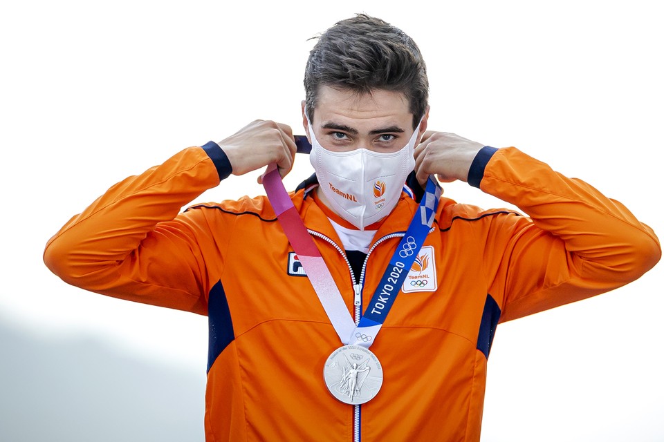 Tom Dumoulin droeg met een verrassende zilveren plak bij aan de Nederlandse medailleoogst.  