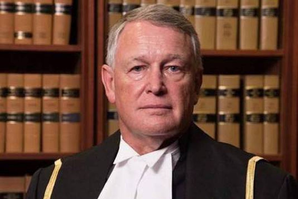 De Canadese rechter Robin Camp heeft zich inmiddels verontschuldigd en stelt dat hij voortaan een betere rechter zal zijn.