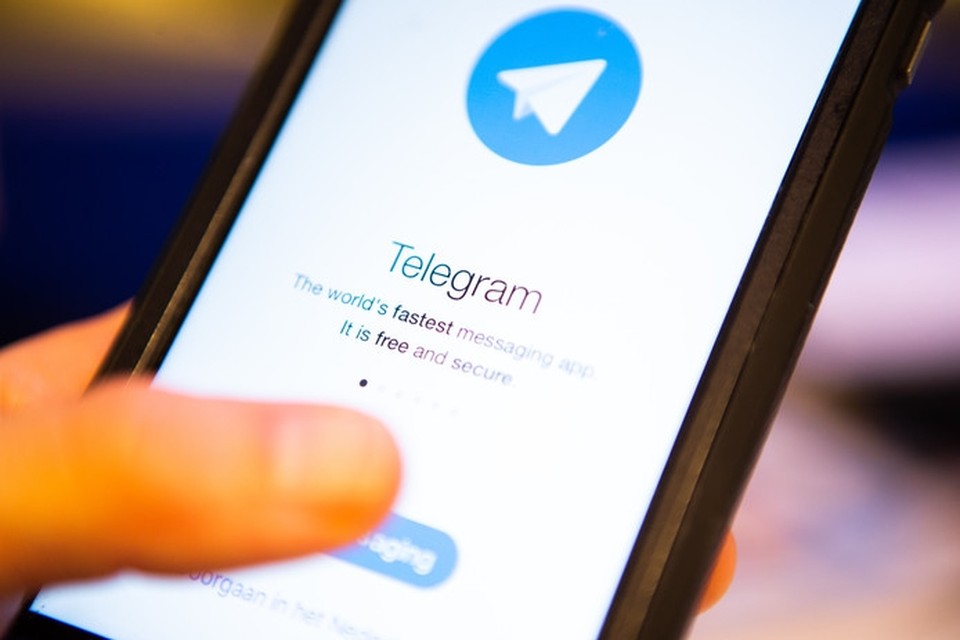Criminele Telegramgroepen jagen op namen en adressen van agenten. 
