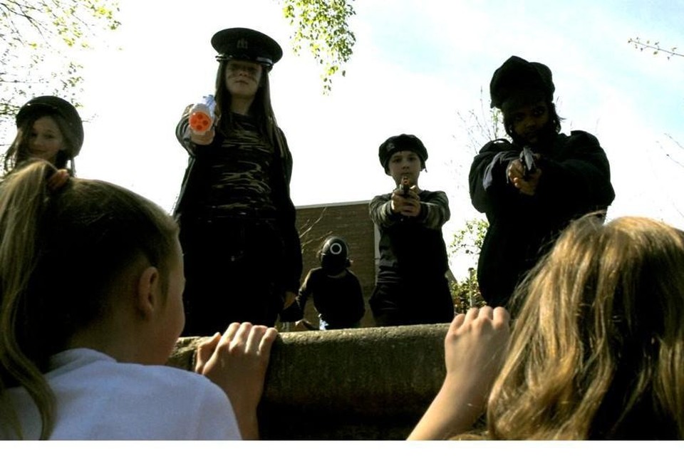 Leerlingen van de Montessorischool in Roermond tijdens opnames van de film. Montessorischool Roermond 