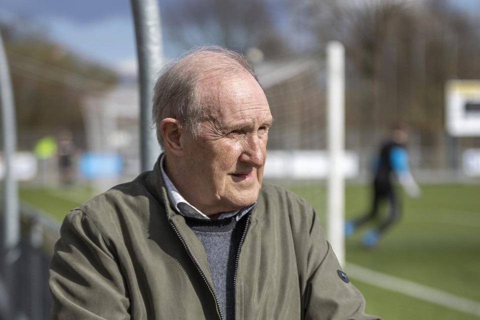 Jan van Lier bij ‘zijn’ hoofdveld.