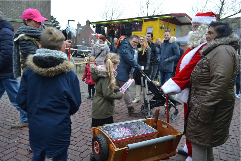 De kerstman is ook in Velden elk jaar een attractie op zich. 