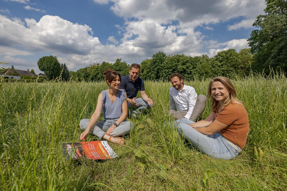 (Vlnr.) Dionne Neven, Dave van Dinther, Ruud Keijbets en Lonneke van Roon: het kwartet achter Zomerstop in Voerendaal.