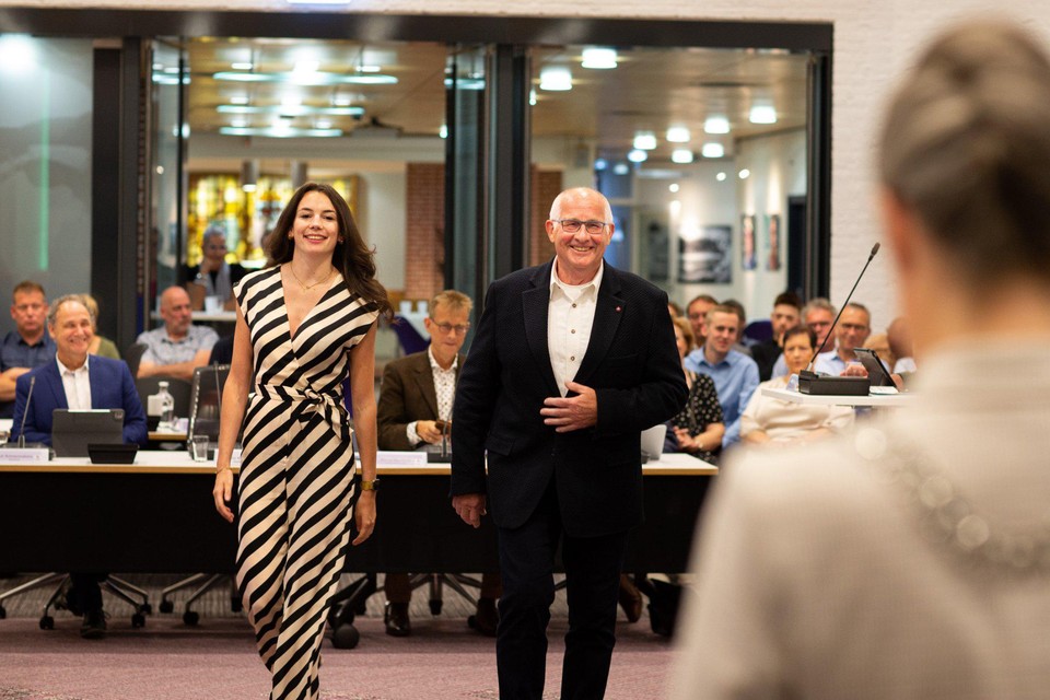 Sandy Muijlkens en Henry Horsmans onderweg naar hun installatie.  