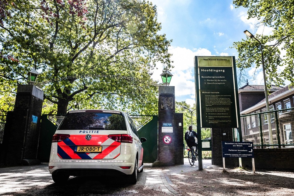 Het aantal keren dat de politie uit moest rukken naar het azc in Weert is de afgelopen tijd sterk toegenomen. 