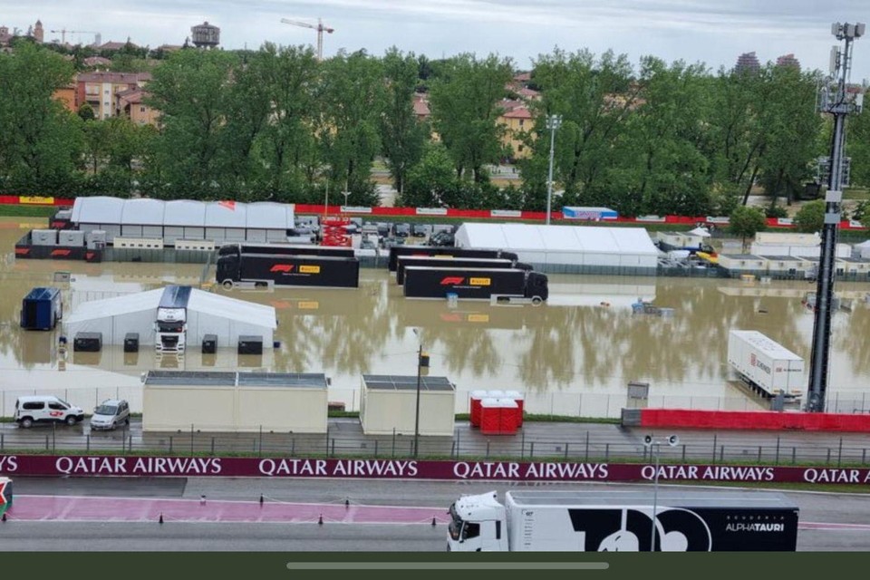Het circuit van Imola staat op veel plaatsen blank