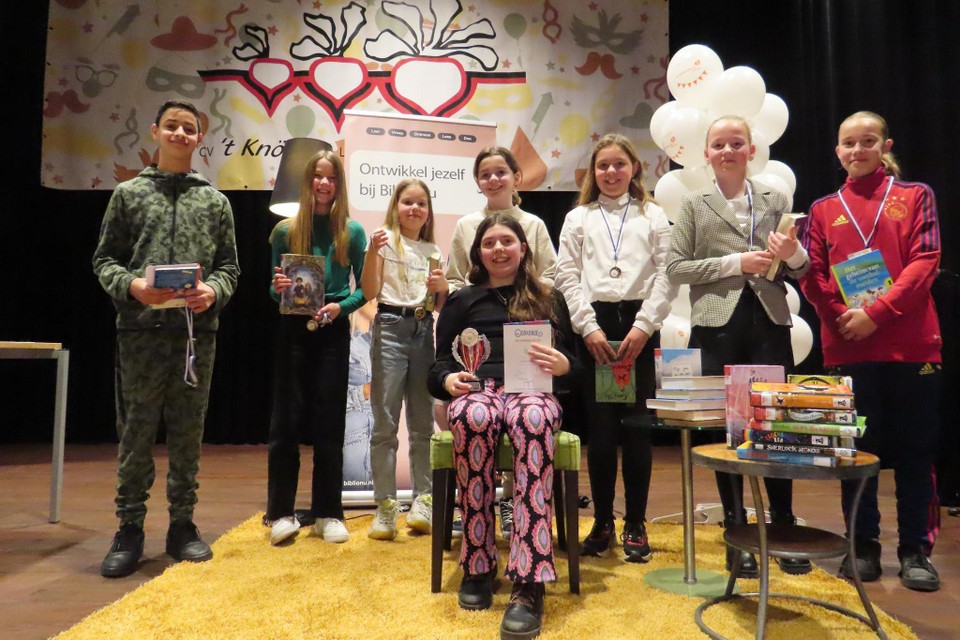 De winnaars van de voorleeswedstrijd in Leunen.