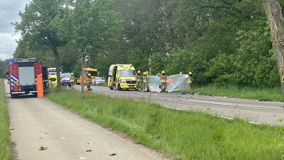Hulpdiensten op de plek van het ongeval.