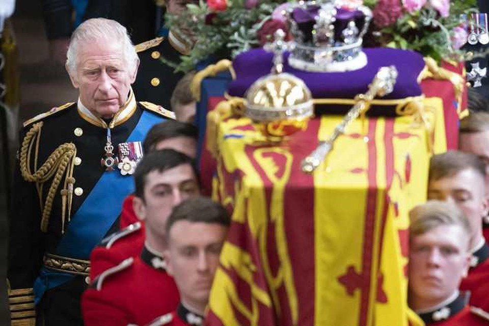 Anderhalve week later raakt Engeland nog steeds niet uitgepraat over de indrukwekkende staatsbegrafenis van koningin Elizabeth. 