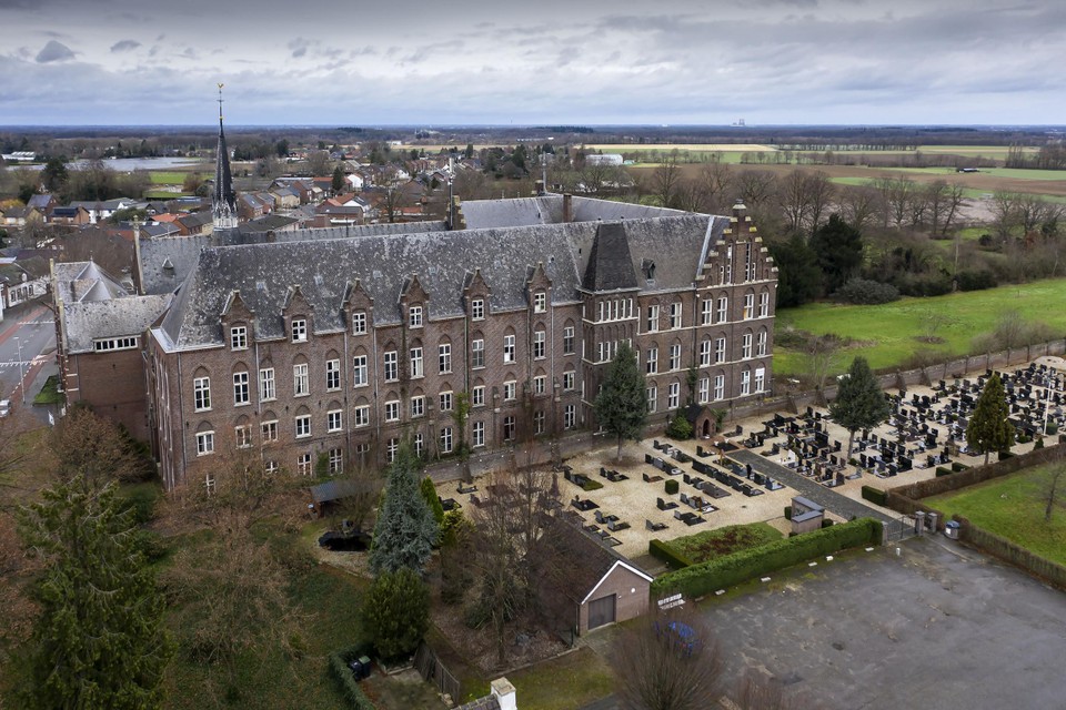 Wie heeft er interesse in het vervallen klooster van Koningsbosch?