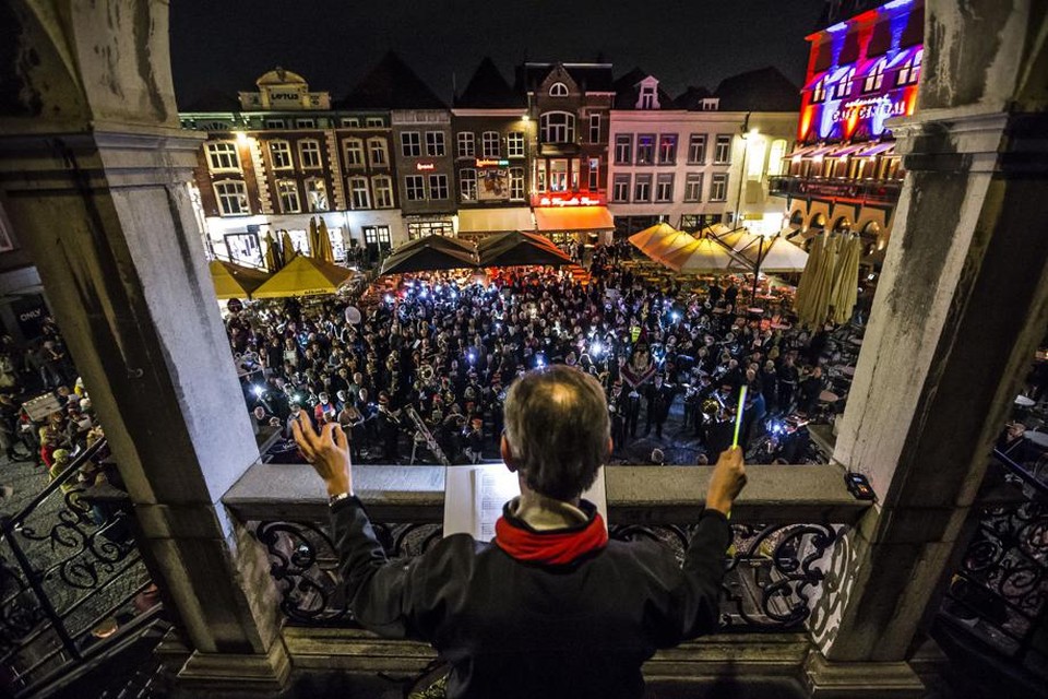 Muziekverenigingen protesteerden in 2018 voor het stadhuis in Venlo tegen de destijds aangekondigde bezuinigingen. 
