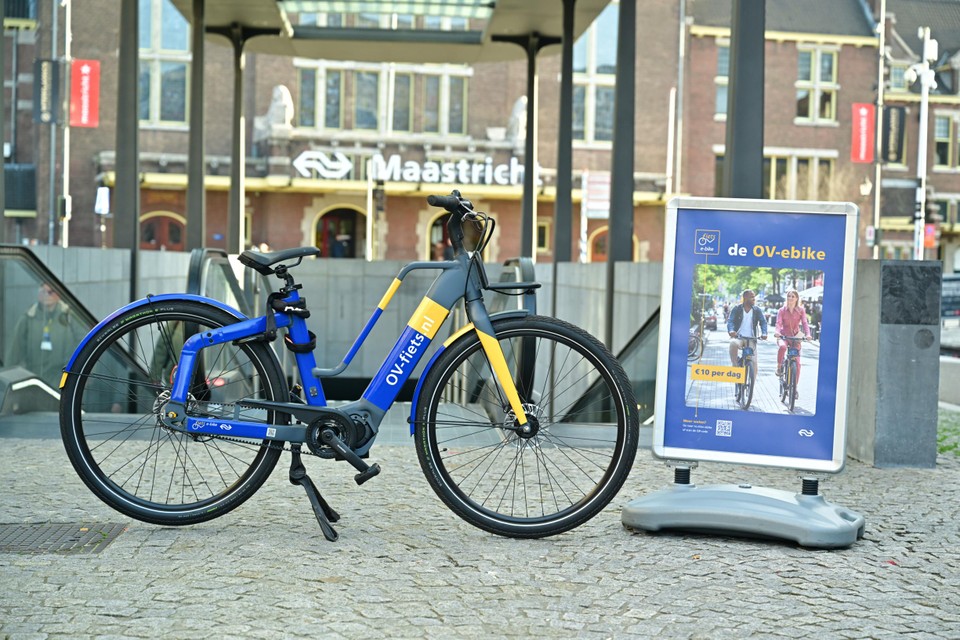 Dertig van deze OV-ebikes worden verhuurd op station Maastricht.