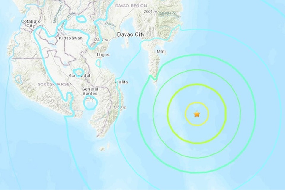 Het epicentrum van de aardbeving bevond zich ten zuidoosten van het Filipijnse eiland Mindanao. 
