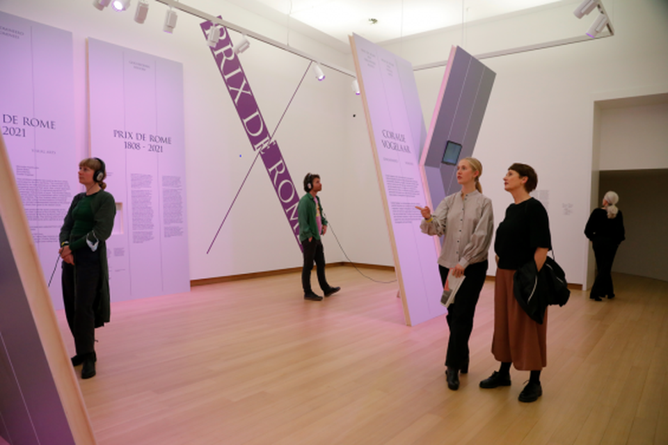 De tentoonstelling met werk van finalisten die kans maakten op Prix de Rome 2021 is nu te zien in het Stedelijk Museum, Amsterdam. 
