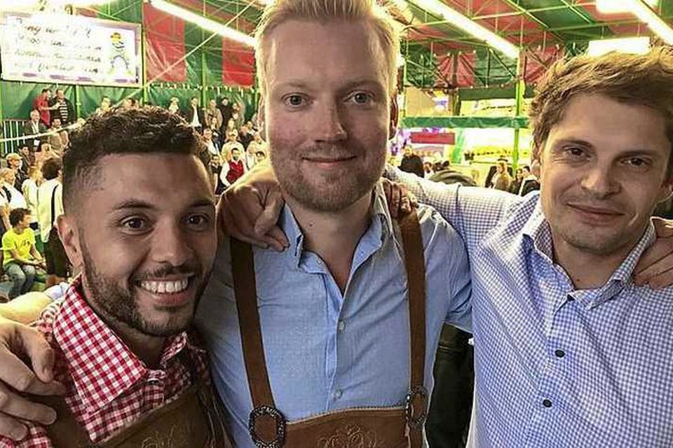 De vrienden Kyle en Daan uit Groningen en Maksim uit Amsterdam weten de weg in het Duitse feestgedruis. 