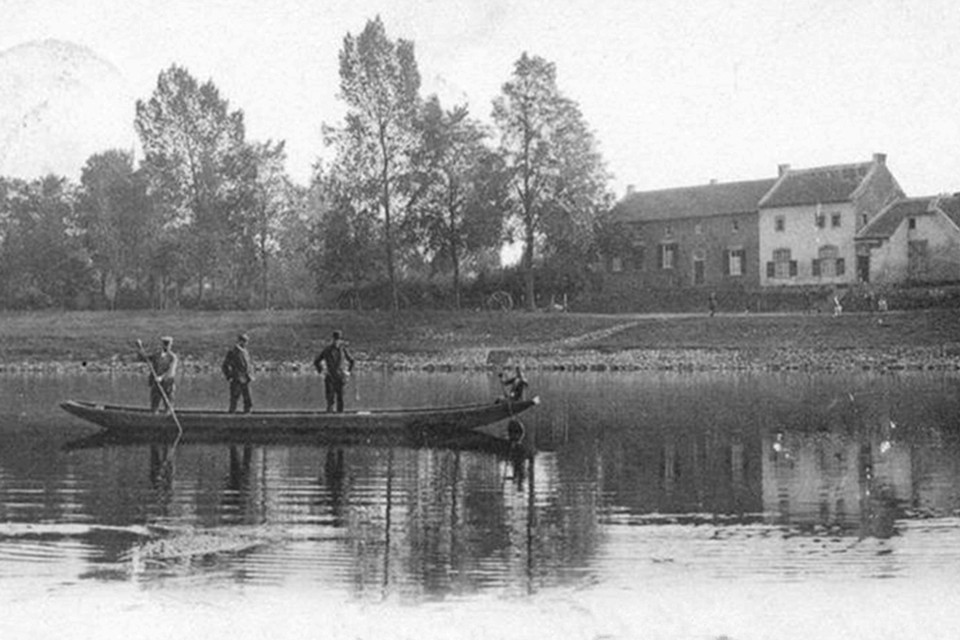 Pont tussen Meers en Geneuth rond 1900. 
