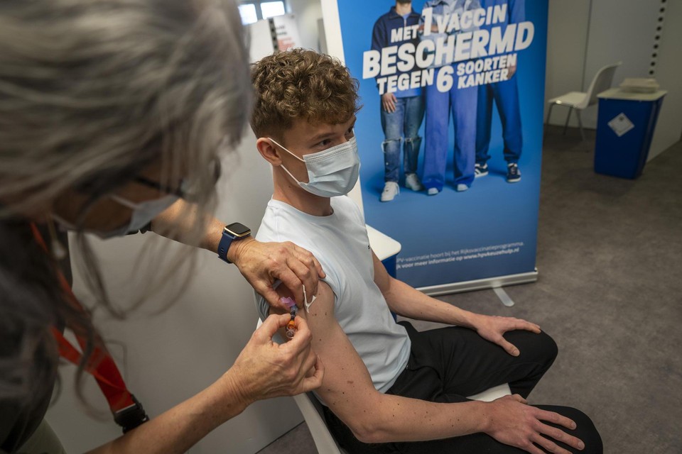 Donderdag werden de eerste HPV-vaccinaties in Limburg gezet.