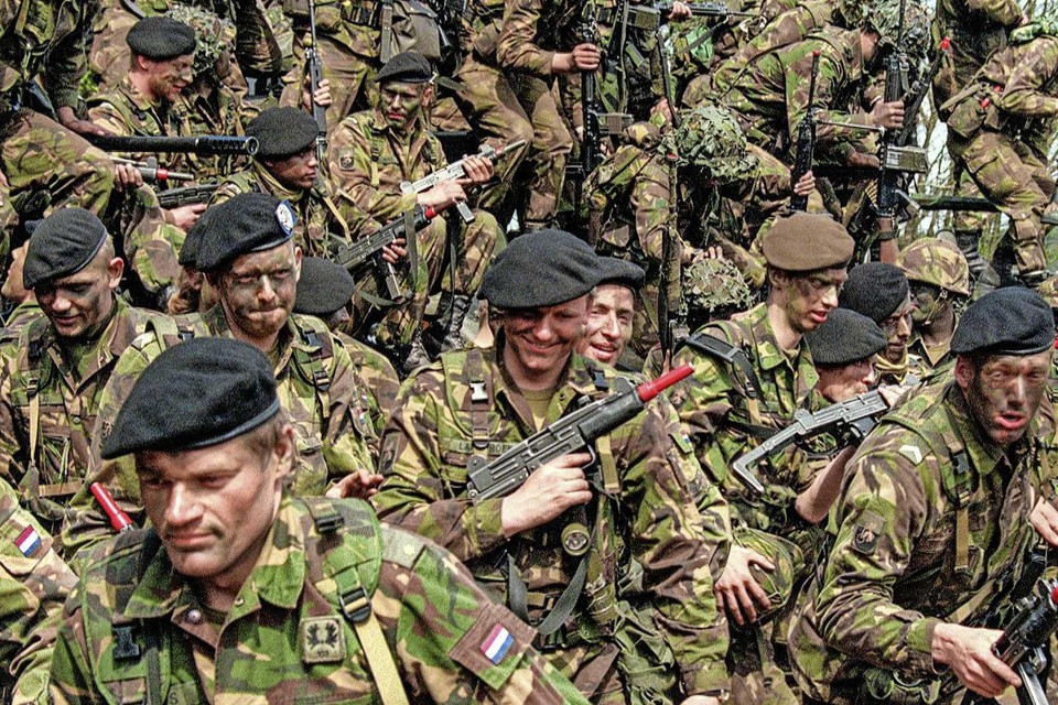 De laatste lichting dienstplichtige militairen die werden opgeroepen op oefening in 1996 in Duitsland. 