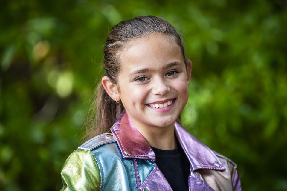 Luna Sabella uit Belfeld is zaterdag finaliste tijdens de finale van het Nationaal Junior Songfestival bij de AVROTROS. 
