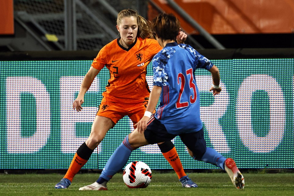 Janou Levels bij haar debuut in Oranje.  